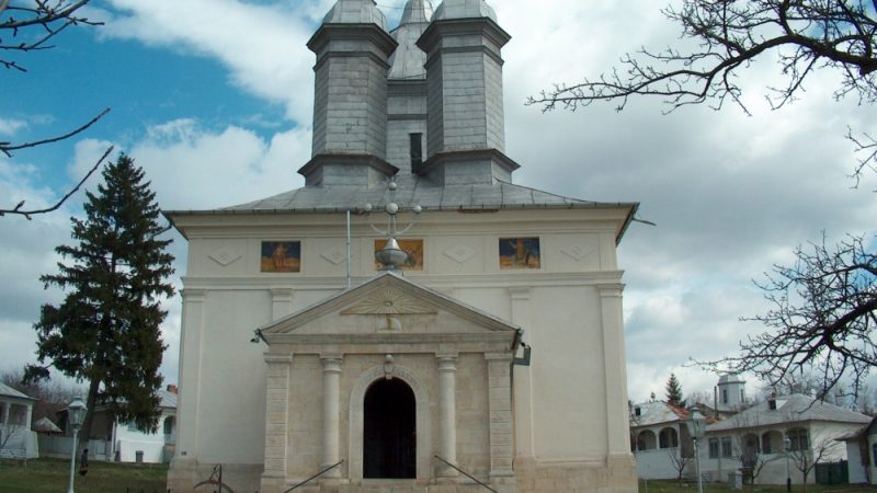 Răteşti Monastery